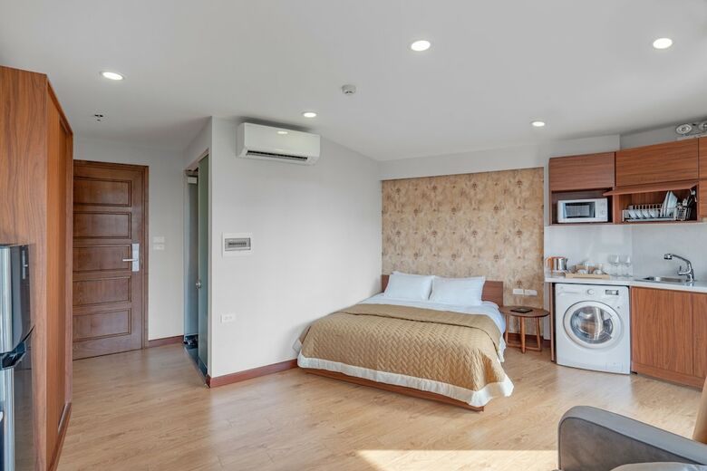 Aparthotel Moon West Lake Serviced Apartment