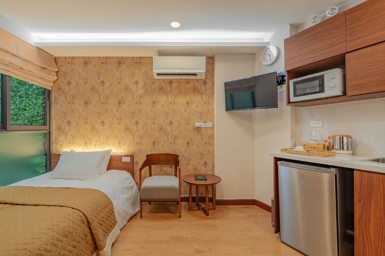 Aparthotel Moon West Lake Serviced Apartment