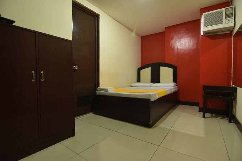 Cosmo Hotel - Padre Campa