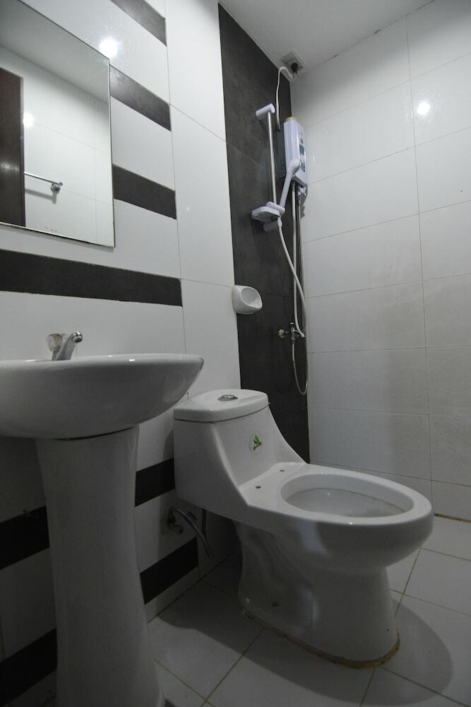 Cosmo Hotel - Padre Campa
