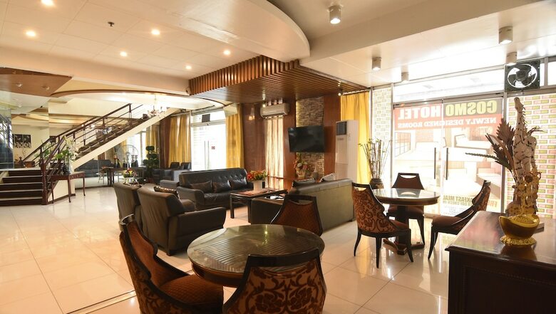 Cosmo Hotel Espana Near Ust