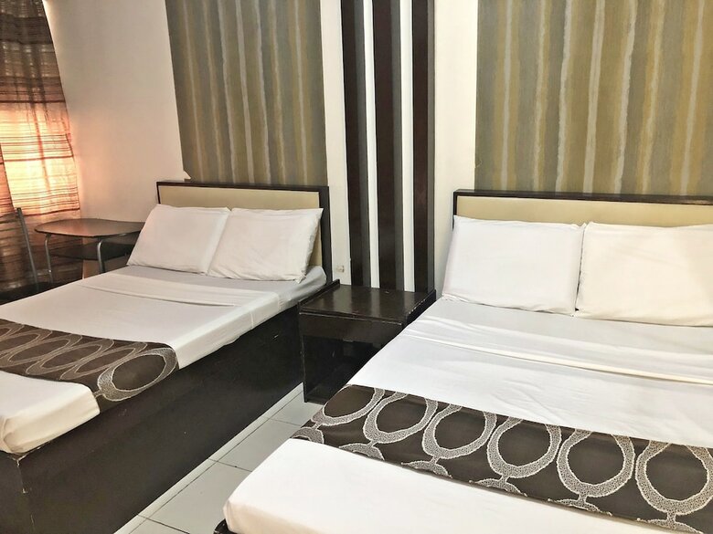 Cosmo Hotel Espana Near Ust