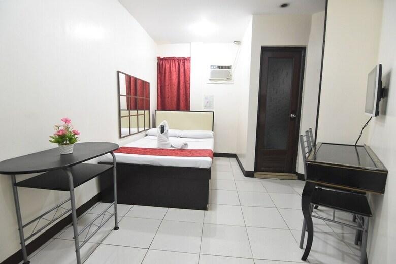 Cosmo Hotel Espana Near Ust