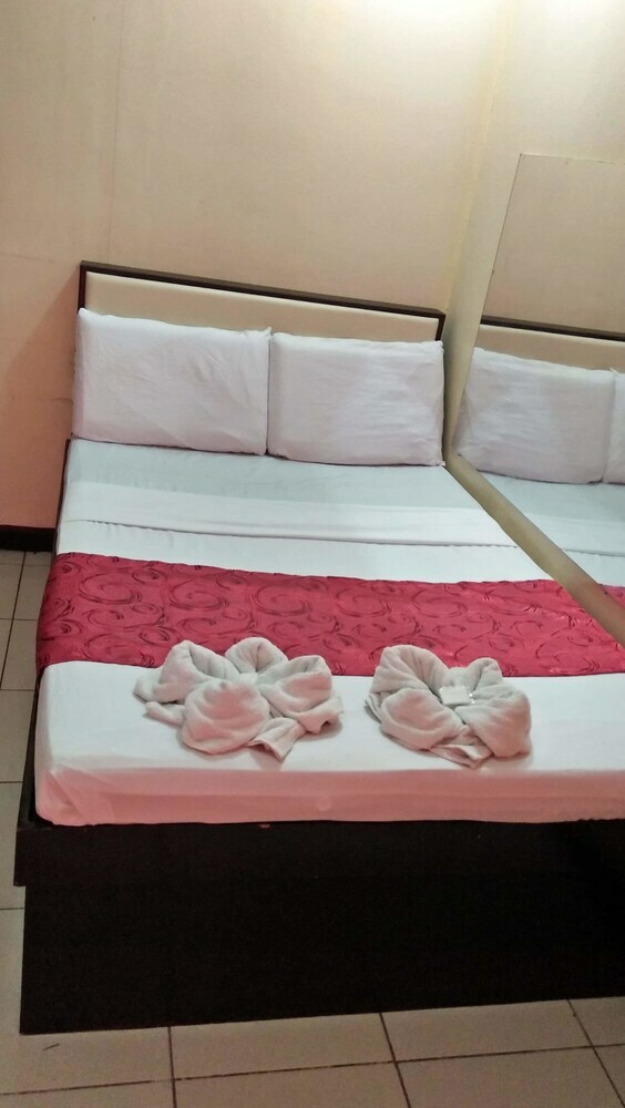 Cosmo Hotel Espana Near Ust