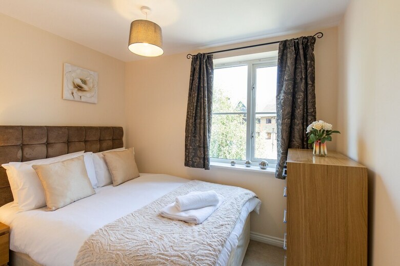 Velvet 2-bed Apartment Stewart Place - Ware