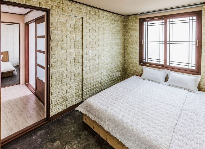 Hotel Jeju Cloudy Field House