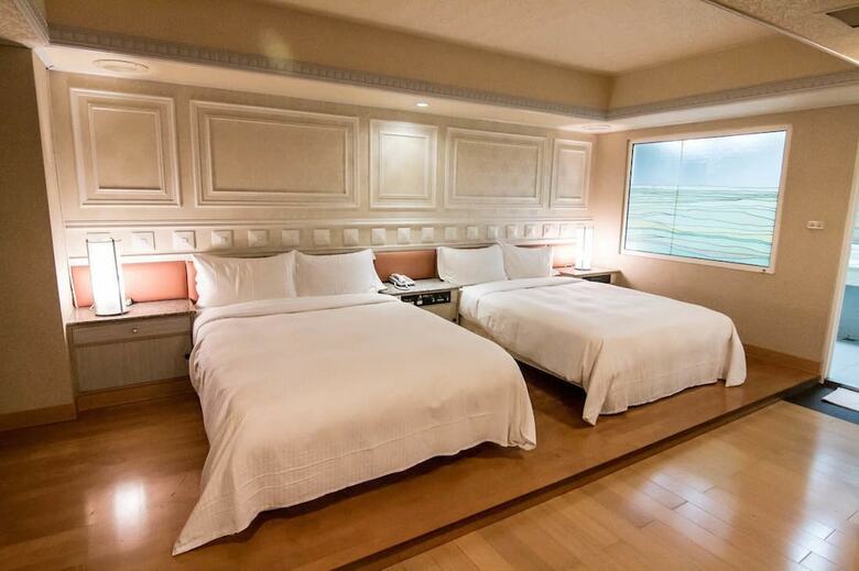 Katherine Plaza Hotel