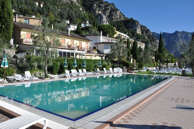 Hotel Village Bazzanega