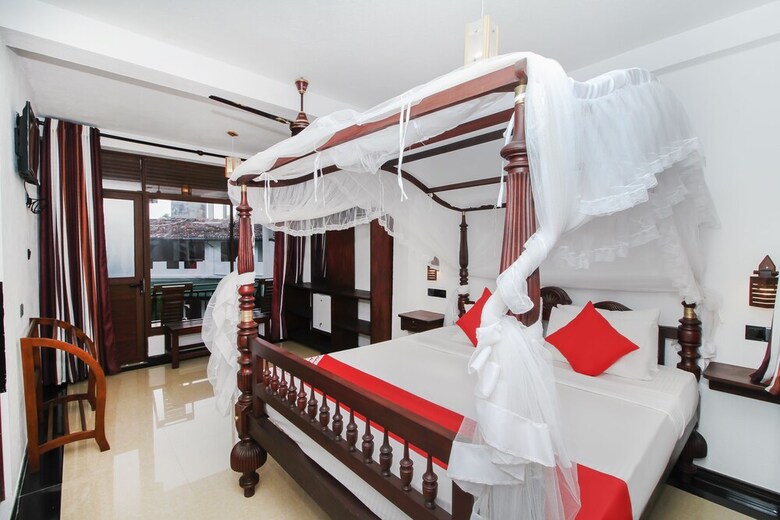 Oyo 295 Sea View Hotel 02