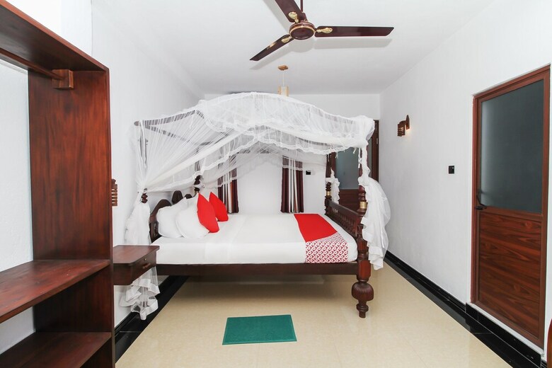 Oyo 295 Sea View Hotel 02