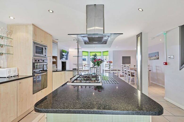 Brighton Getaways-sunshine Central House