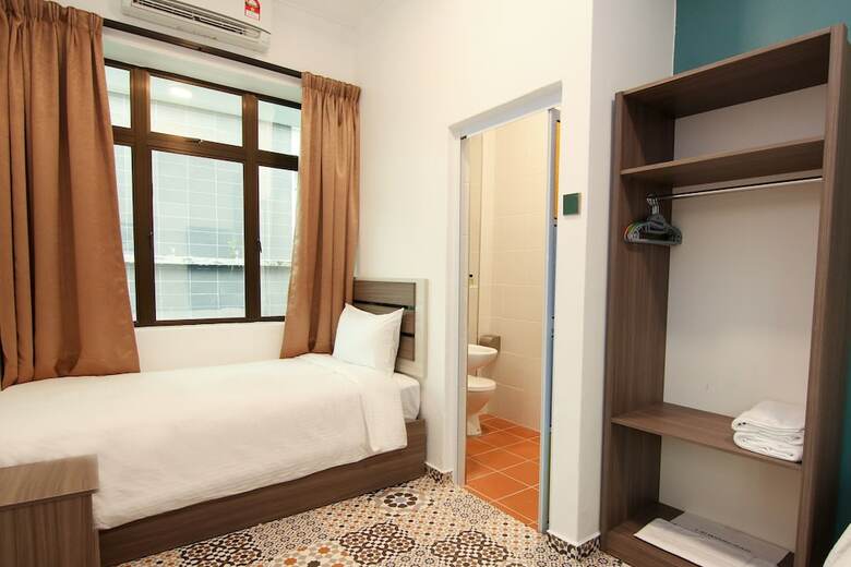 Hotel Pearl Inn