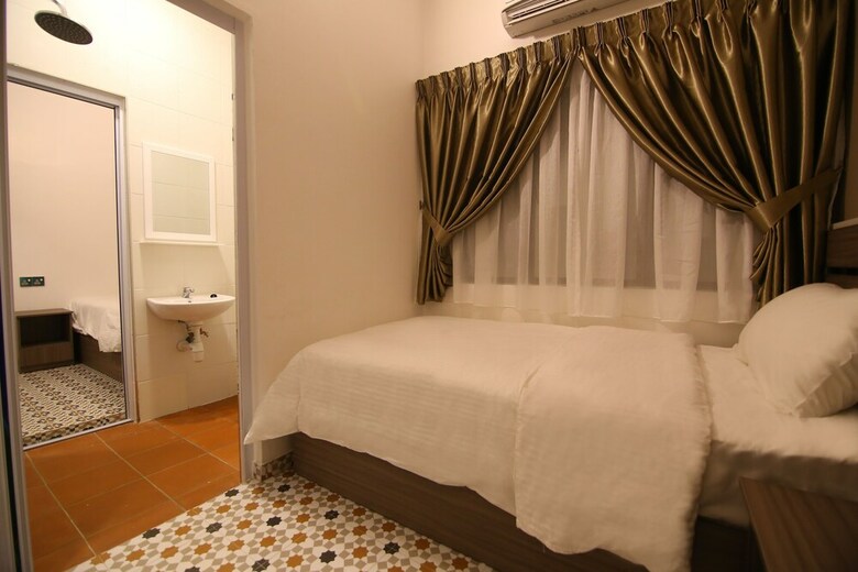 Hotel Pearl Inn