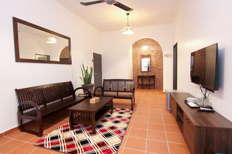 Hotel Pearl Inn