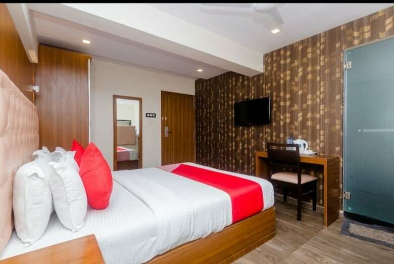 Hotel Qubestay Airport