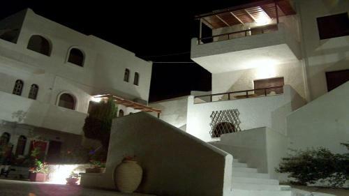 Aparthotel Marou Hotel