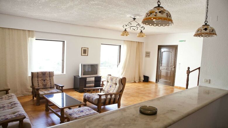Aparthotel Marou Hotel