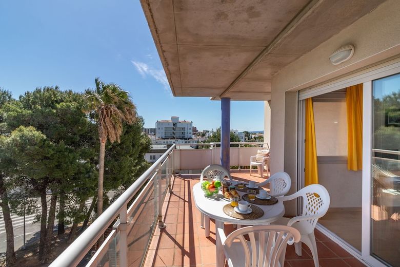 Apartamentos Bt Port Canig�