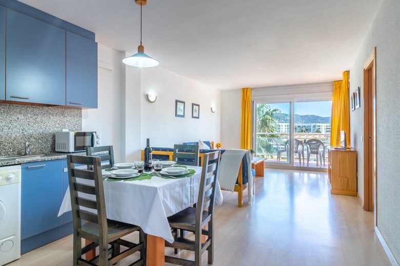 Apartamentos Bt Port Canig�