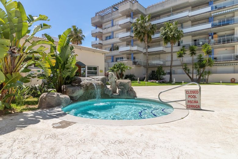 Apartamentos Bt Port Canig�