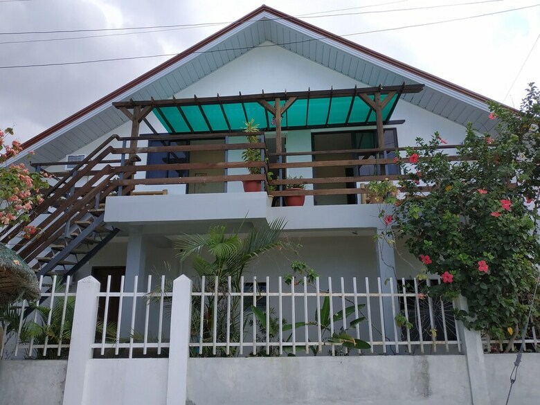 Hotel Sisters Inn  Moalboal