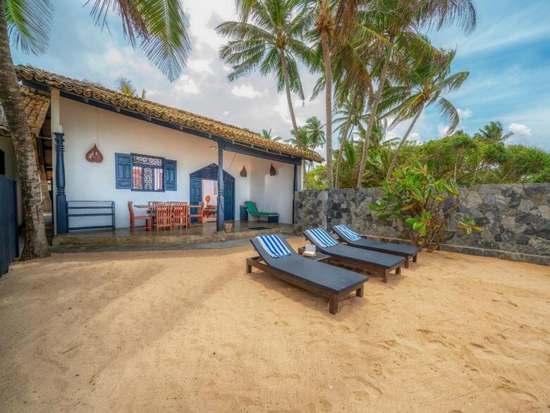 Hotel Blue Parrot Beach Villa