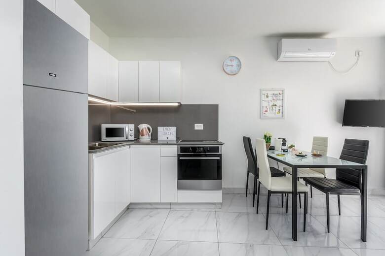 Even Israel Apartments
