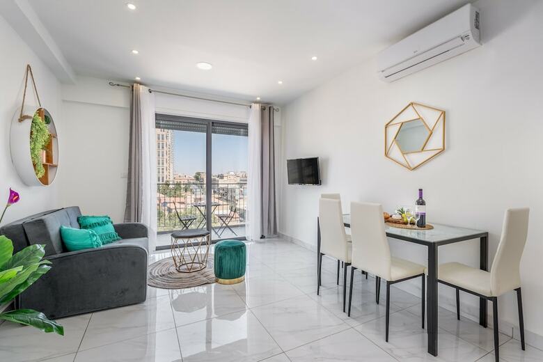 Even Israel Apartments