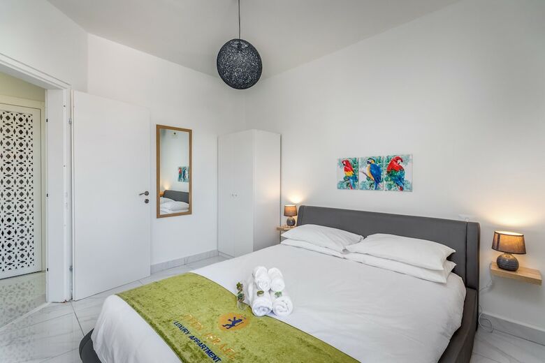 Even Israel Apartments