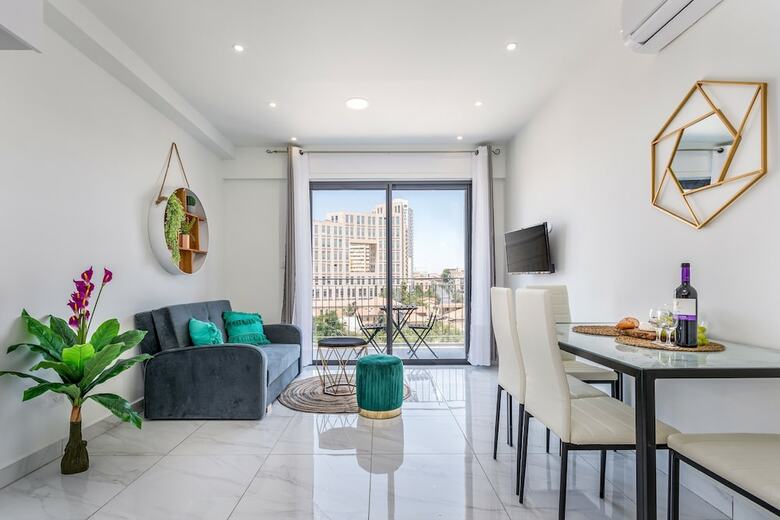Even Israel Apartments