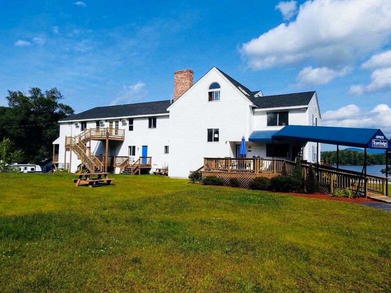 Posada Winnisquam Lake Inn