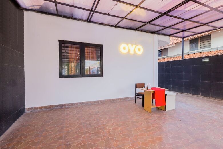 Hotel Oyo 442 Koen Hanare
