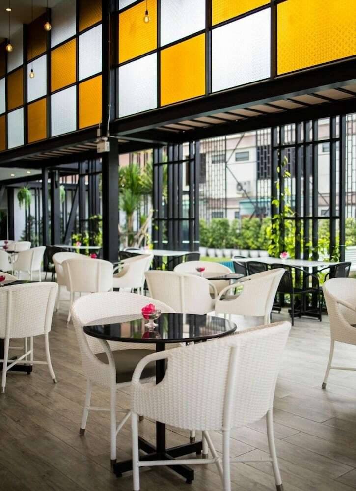 Blue Lagoon Hotel