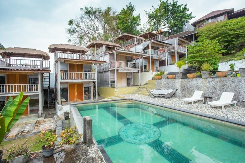 Hotel Oyo 1215 Tree House Villa