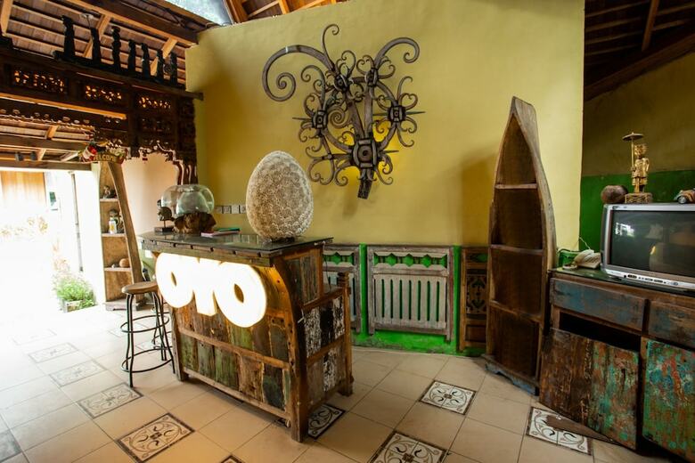 Hotel Oyo 1215 Tree House Villa