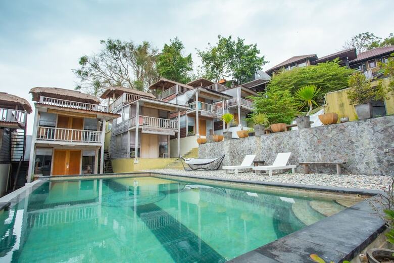 Hotel Oyo 1215 Tree House Villa
