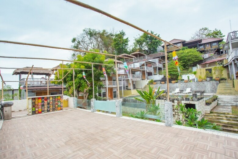 Hotel Oyo 1215 Tree House Villa