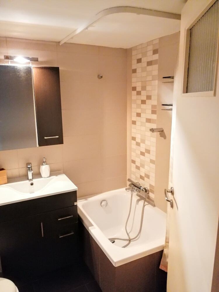 Comfortable Apartment In Acropolis
