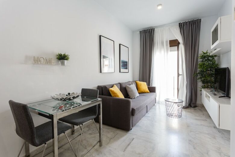 Cocheras Home Surthy Apartments