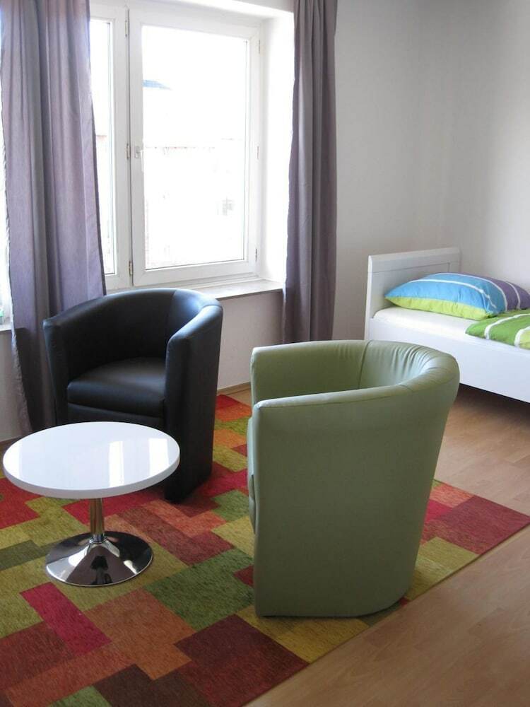 92b Bahnhofstr. Apartment