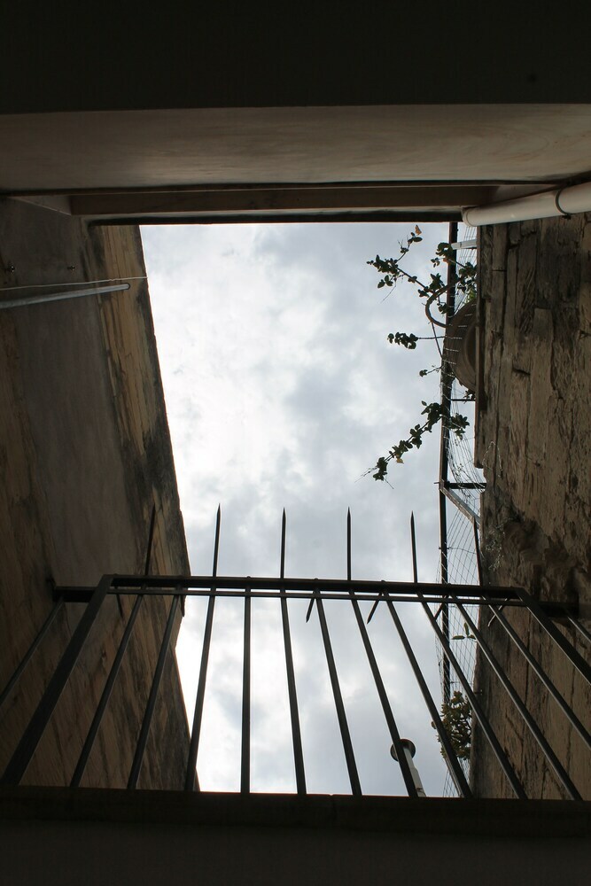 Arco Suite