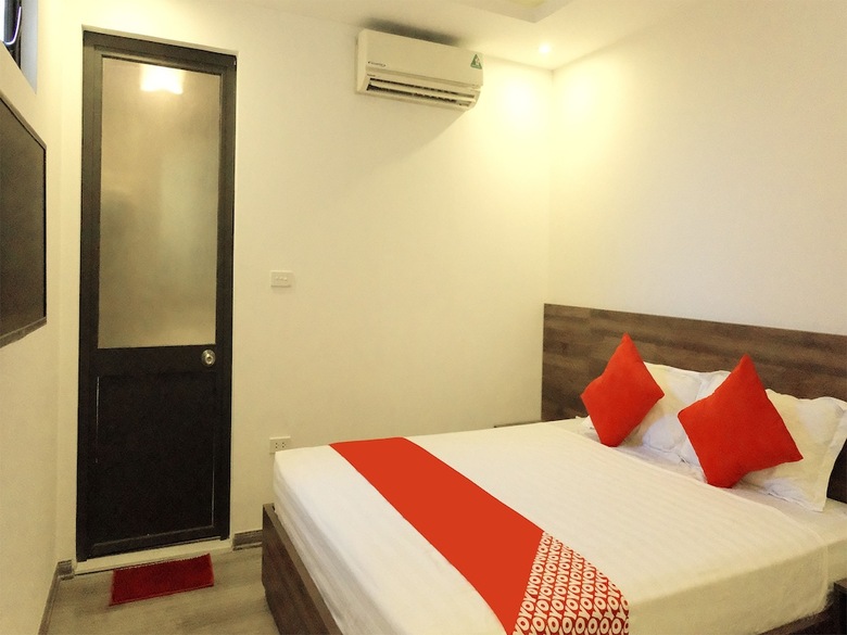 Oyo 270 Xumi Hotel