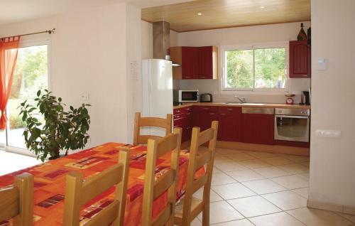 Holiday Home St Martin Des Pres 36
