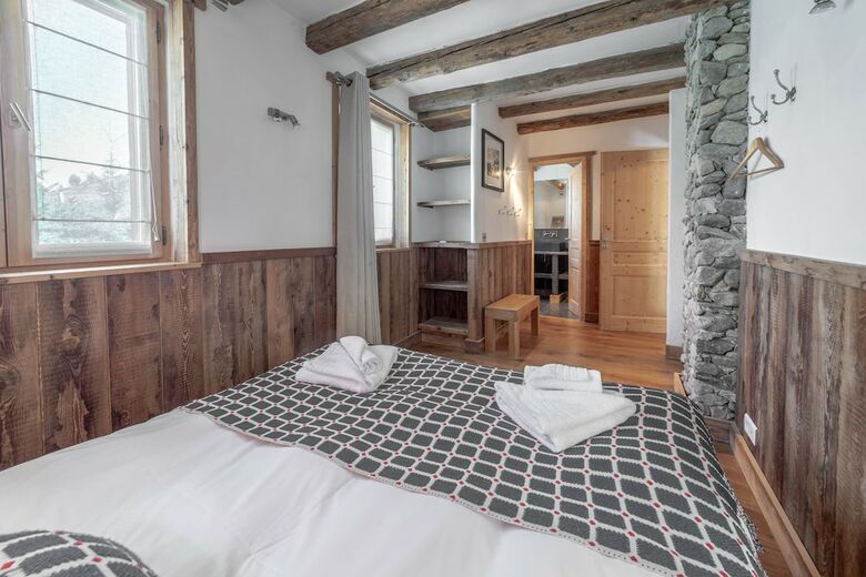 Chalet Luxe, Private Driver, Sauna & Jacuzzi