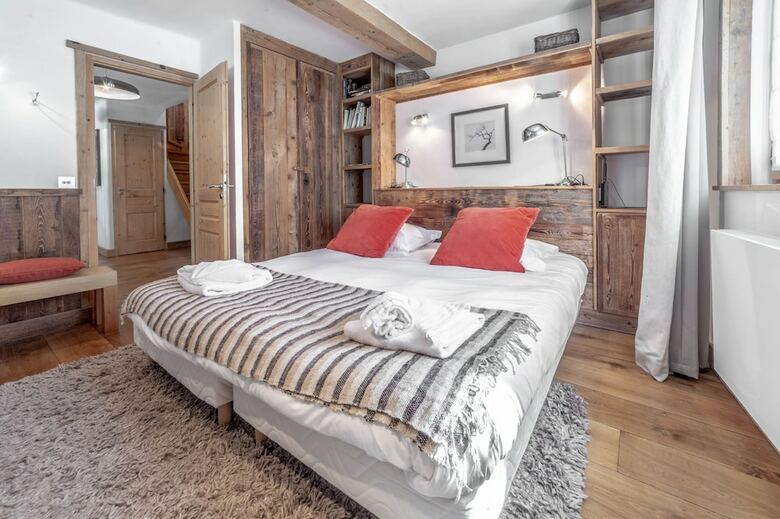 Chalet Luxe, Private Driver, Sauna & Jacuzzi