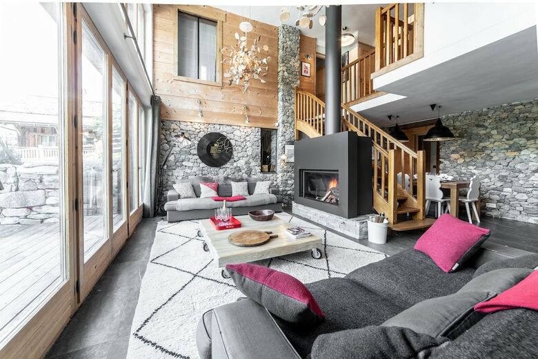Chalet Luxe, Private Driver, Sauna & Jacuzzi
