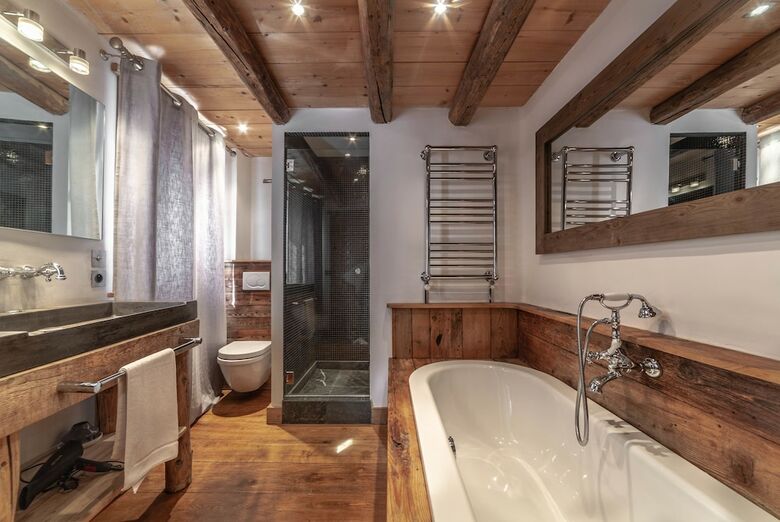Chalet Luxe, Private Driver, Sauna & Jacuzzi