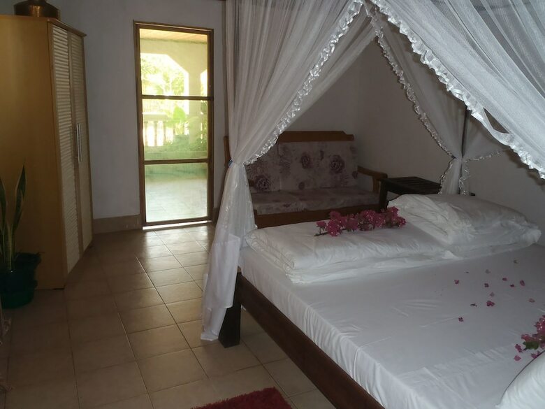 Hotel Auberge Chez Laurette Morombe