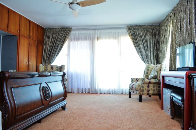 Hotel Empoza Seaview Guesthouse