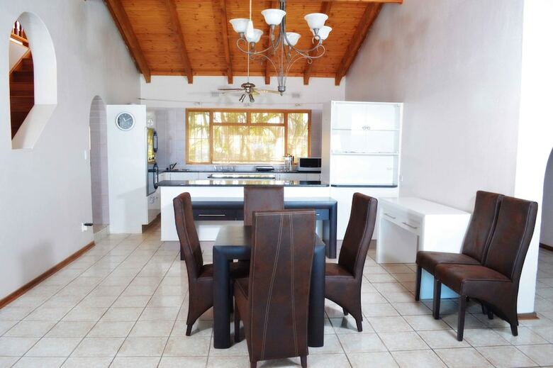 Hotel Empoza Seaview Guesthouse